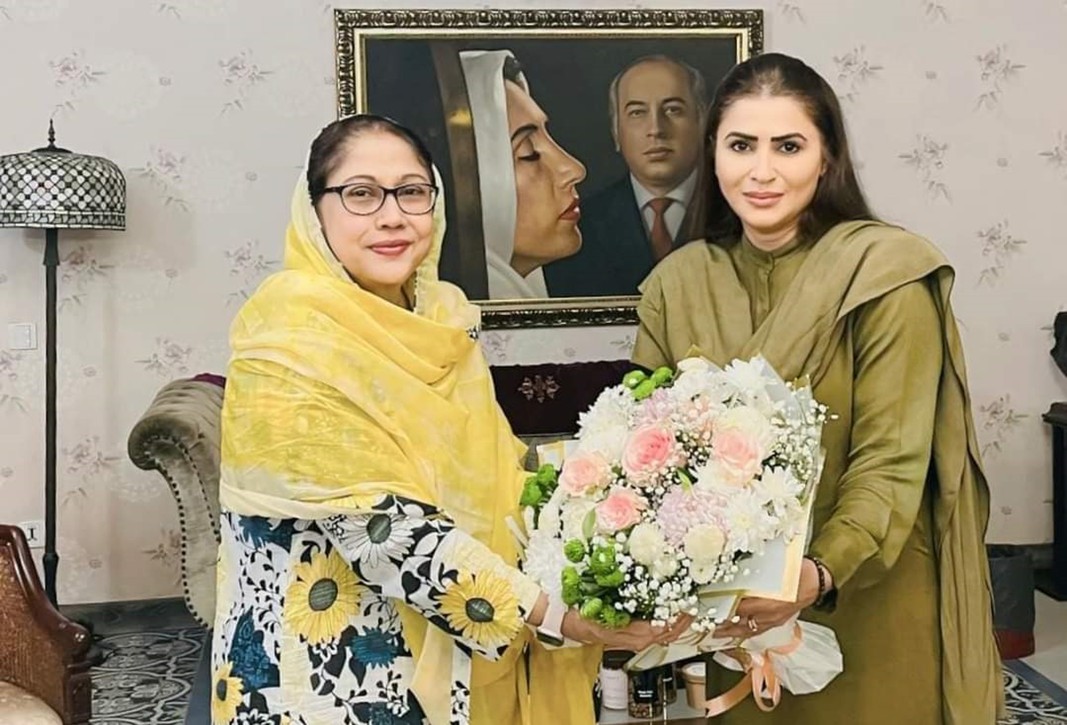 KARACHI: MNA Shazia Marri met Honorable Faryal Talpur at Zardari House Karachi