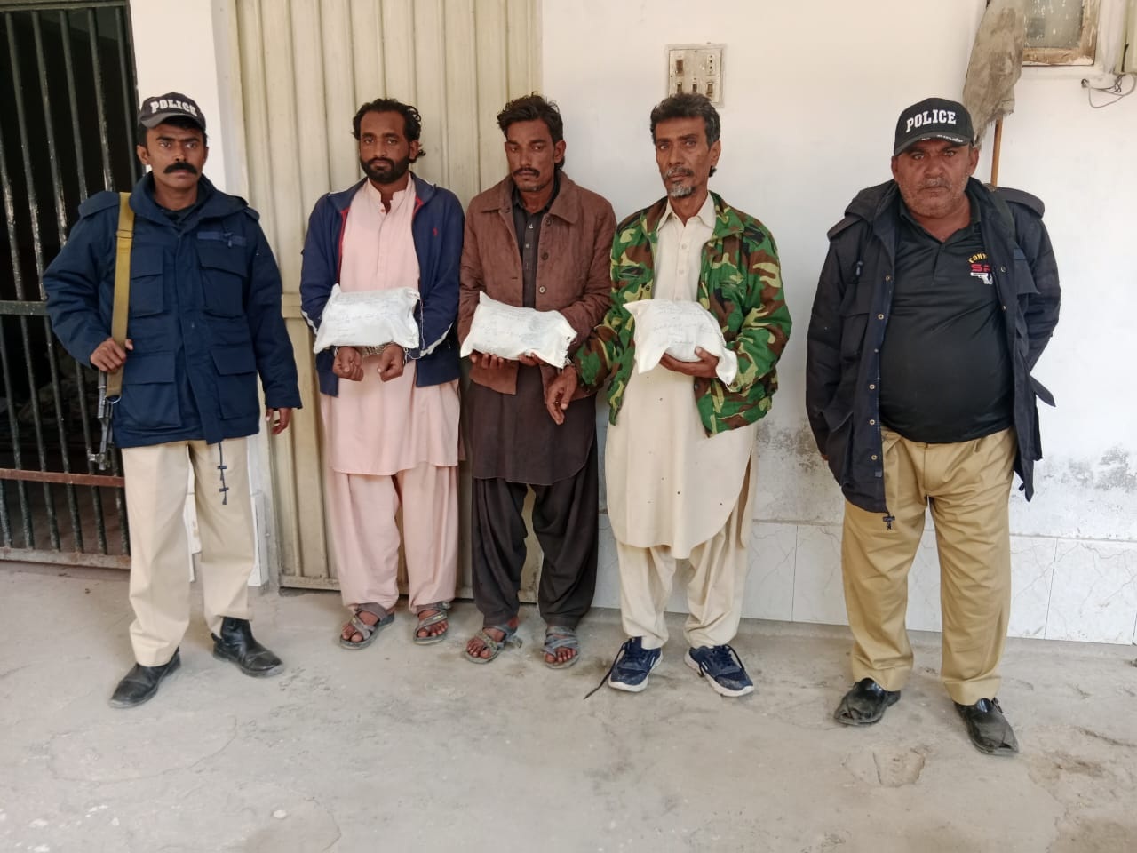 Sanghar Police Crack Down on Drug Dealers and Criminals: 14 Arrested