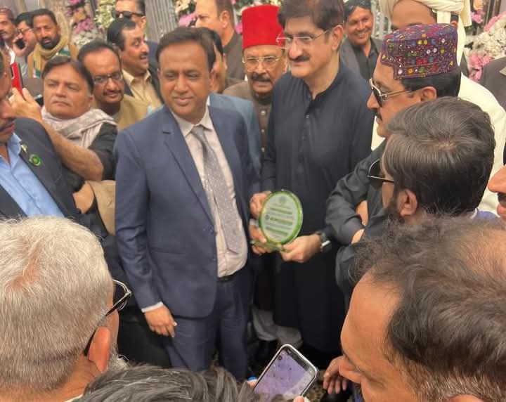 Renowned Advocate Tariq Yaseen Rajput Honored with Shield by Sindh Chief Minister
