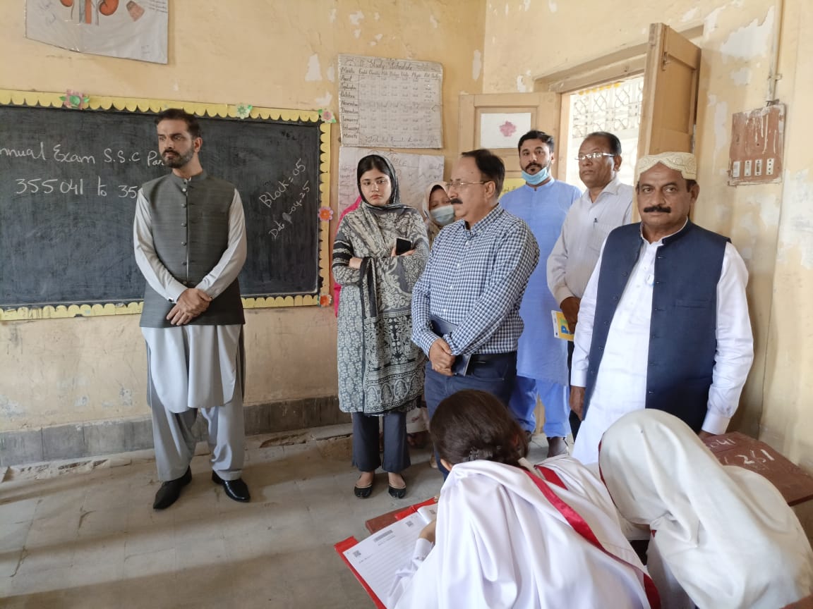 Commissioner Abro Visits Sanghar Exam Centers to Ensure Transparency
