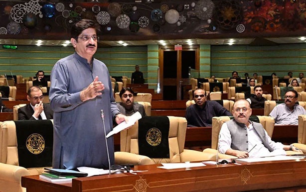 Murad Shah approves Rs21.5bn for city infrastructure upgrades

• Rs13bn grant allocated for 24 TMCs for road repairs
• Rs8.53 billion for KMC roads, water and sewerage streetlights
