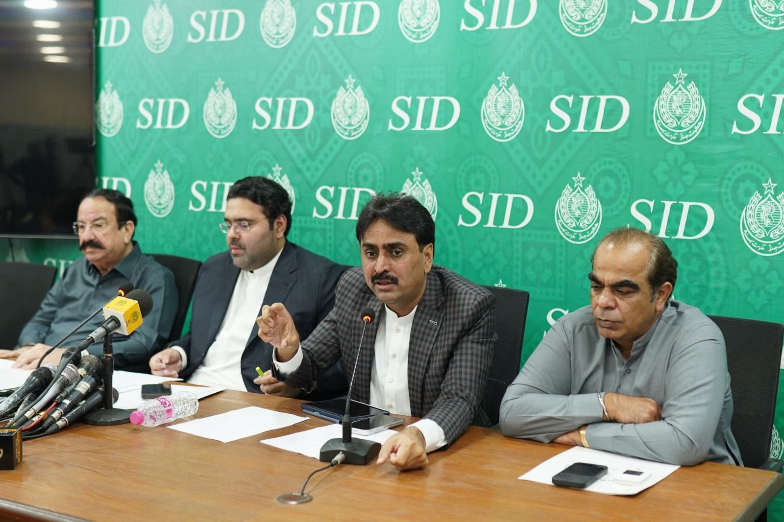 Sindh to Procure 1 Million Metric Tons of Wheat at Rs. 3,500 per 40kg, Procurement Begins April01