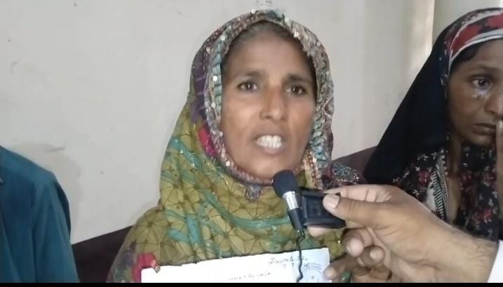 شڪارپور ڀرسان ڳوٺ راهڙي ۾ بااثرن جي مبينا حملي ۾ عورتن سميت 4 ڄڻا زخمي