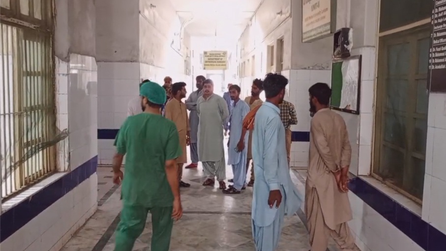 لاڑکانہ: چانڈکا اسپتال میں فائرنگ، میاں بیوی جاں بحق، 2 زخمی