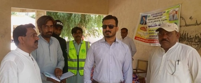 نوشهروفيروز ۾ ڊي سي جي هدايتن تي اسسٽنٽ ڪمشنر علي شان اعواڻ پاران امدادي ڪيمپ جو دورو