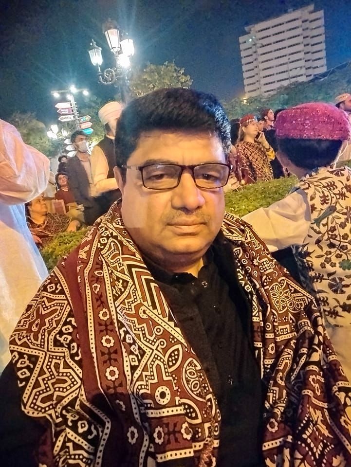 ڇا استاد سنڌ جي تعليمي ادارن ۾ پنهنجو ڪردار نڀائي رهيا آهن؟