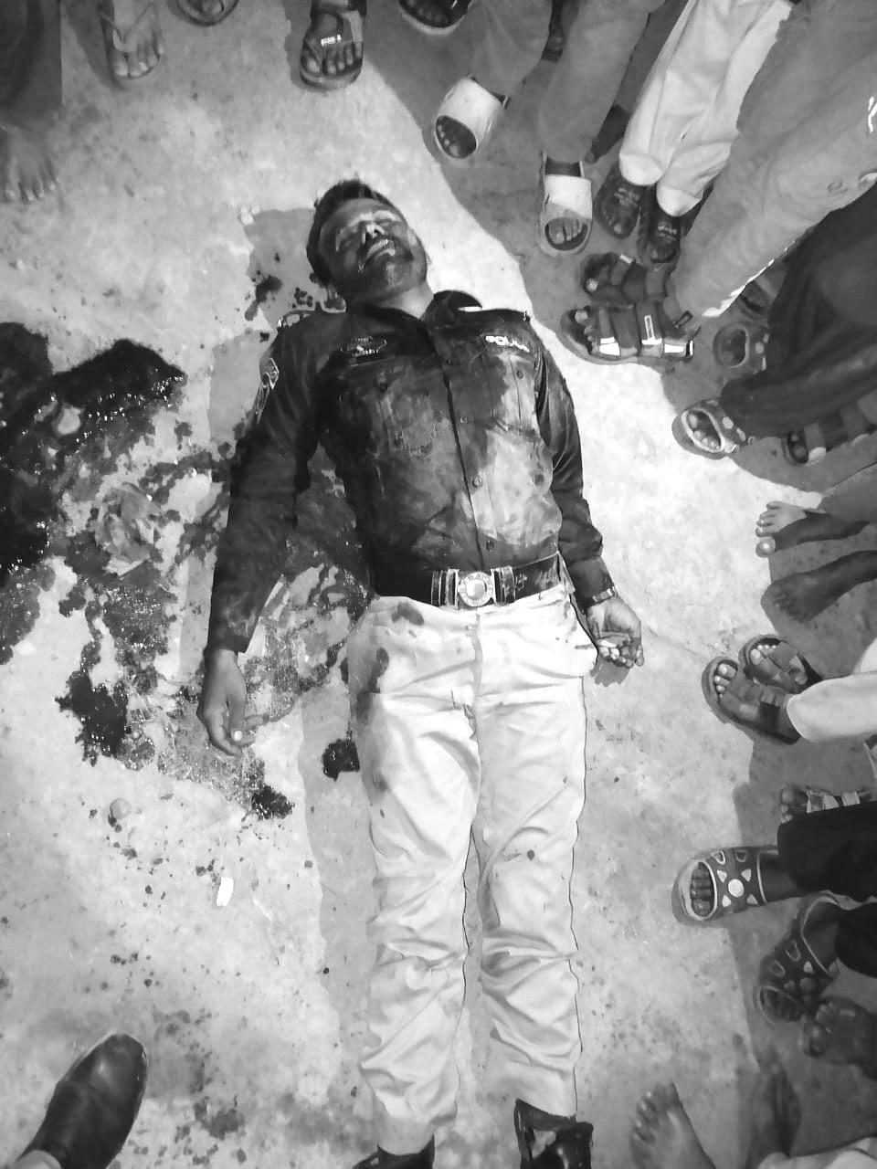 گلشن معمار میں پولیس اہلکار پر فائرنگ میں نامعلوم ملزمان کی فائرنگ سے کانسٹیبل شہید
