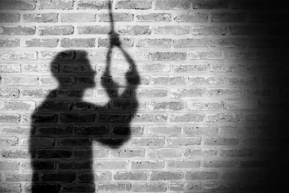 عمرڪوٽ: ڳوٺ ڇاپر کوسا ۾ نوجوان پورهيت مبينا آپگهات ڪري ڇڏيو
