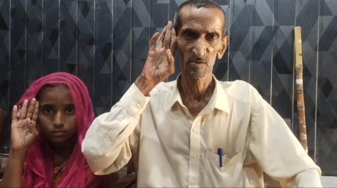 نوشهروفيروز ۾ ڳوٺ محمد حسن پنهور واسي ڳوٺاڻي جو ڀاءُ ۽ ايس ايڇ او خلاف احتجاج