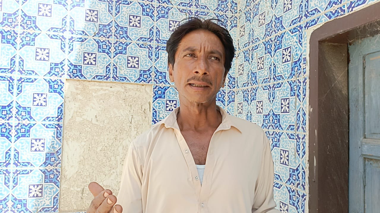 مورو ۾ ڳوٺ سنجر ڪوريجو واسي پورهيت جو سالي جي مبينا اغوا خلاف احتجاج