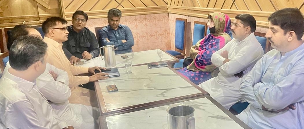 شڪارپور ۾ ٻارڙي سان زيادتي ۽ وڌندڙ بدامني بابت ھيومن رائيٽس ڊفينڊرس نيٽ ورڪ جو اجلاس