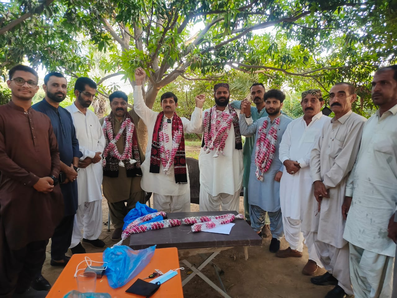 ملير ۾ لاشاري بلوچ هيومن رائنٽس ويلفيئر آرگنائيزيشن جي عهديدارن کي مبارڪون ڏيڻ جو سلسلو جاري