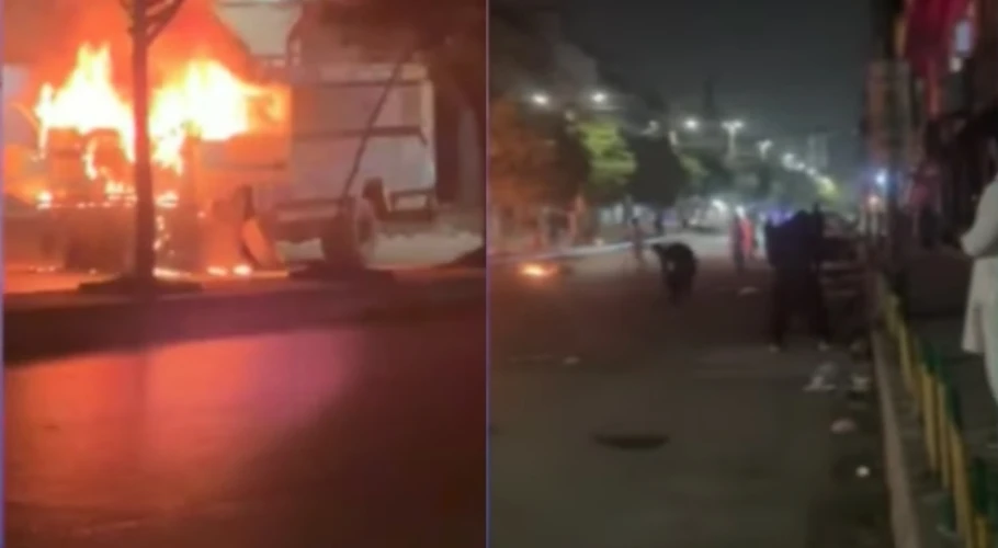 کراچی: طارق روڈ میدانِ جنگ بن گیا، رینجرز اور کسٹمز کی بڑی کارروائی میں کپڑا اسمگلنگ کے 5 ملزمان گرفتار