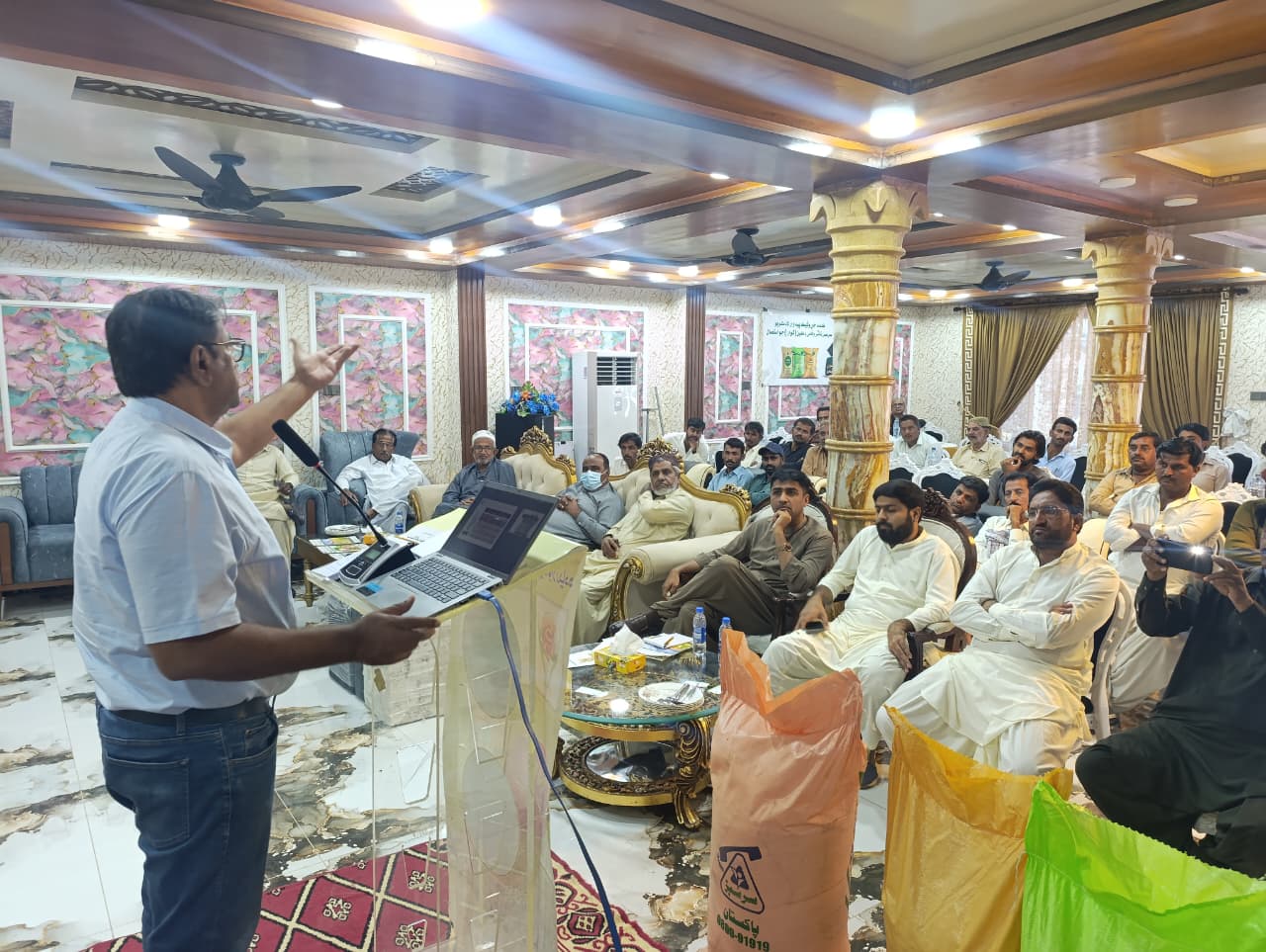 عمرڪوٽ ۾ ڪڻڪ جي گھڻي مقدار ۾ پوکائي بابت آبادگارن کي ڄاڻ ڏيڻ لاء سيمينار منعقد