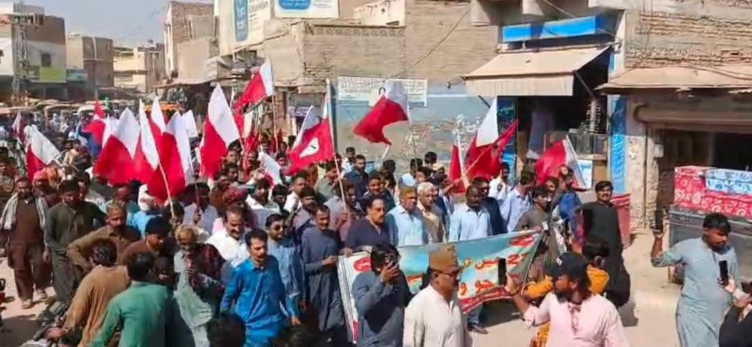 نوشهروفيروز ۾ 27هين ترميم خلاف سنڌ ايڪشن ڪاميٽي ۽ قومي ڌرين پاران احتجاجي ريلي