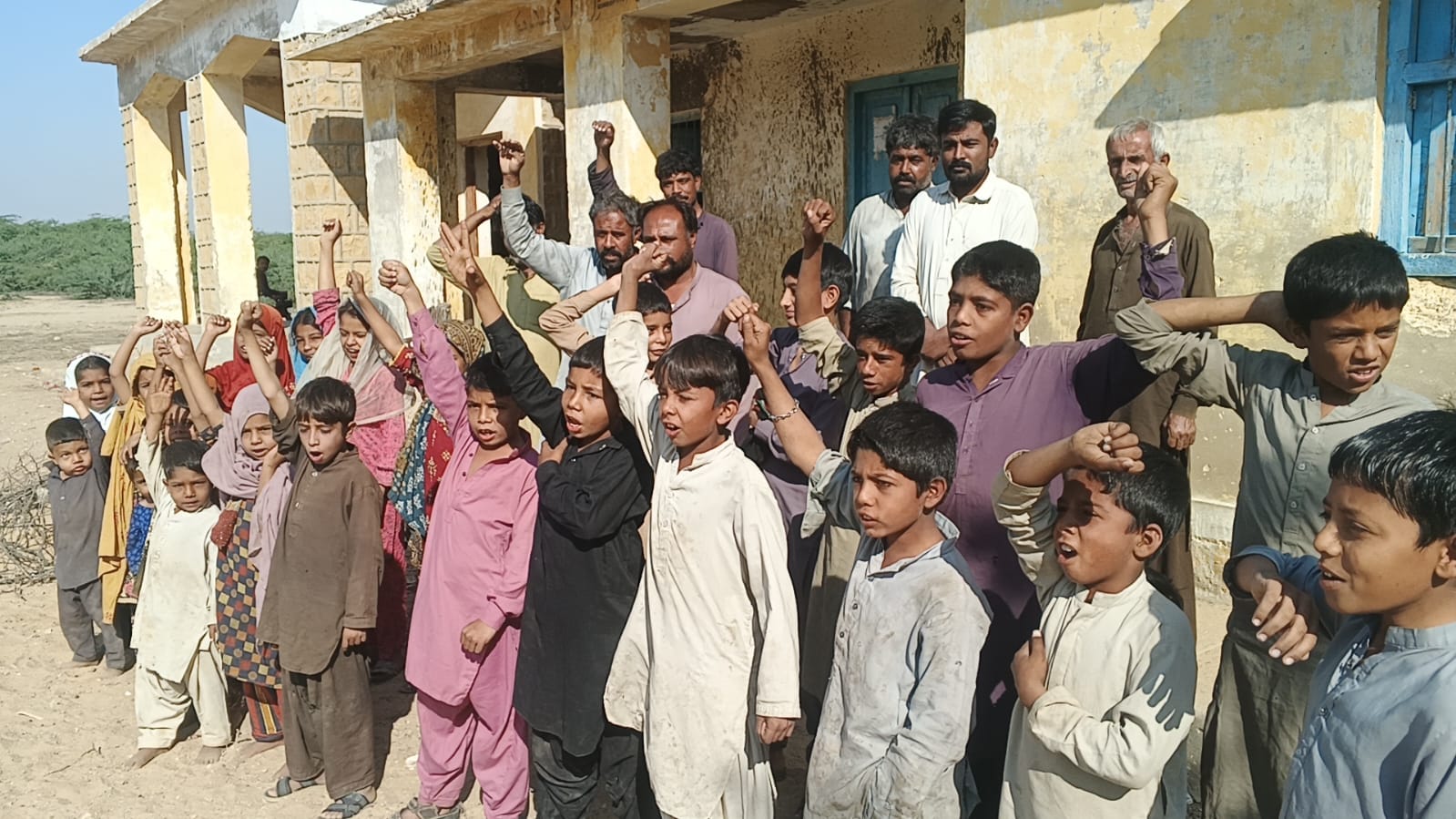 جنگشاهي ويجهو بوائز پرائمري اسڪول جي عمارت زبون حالي جو شڪار