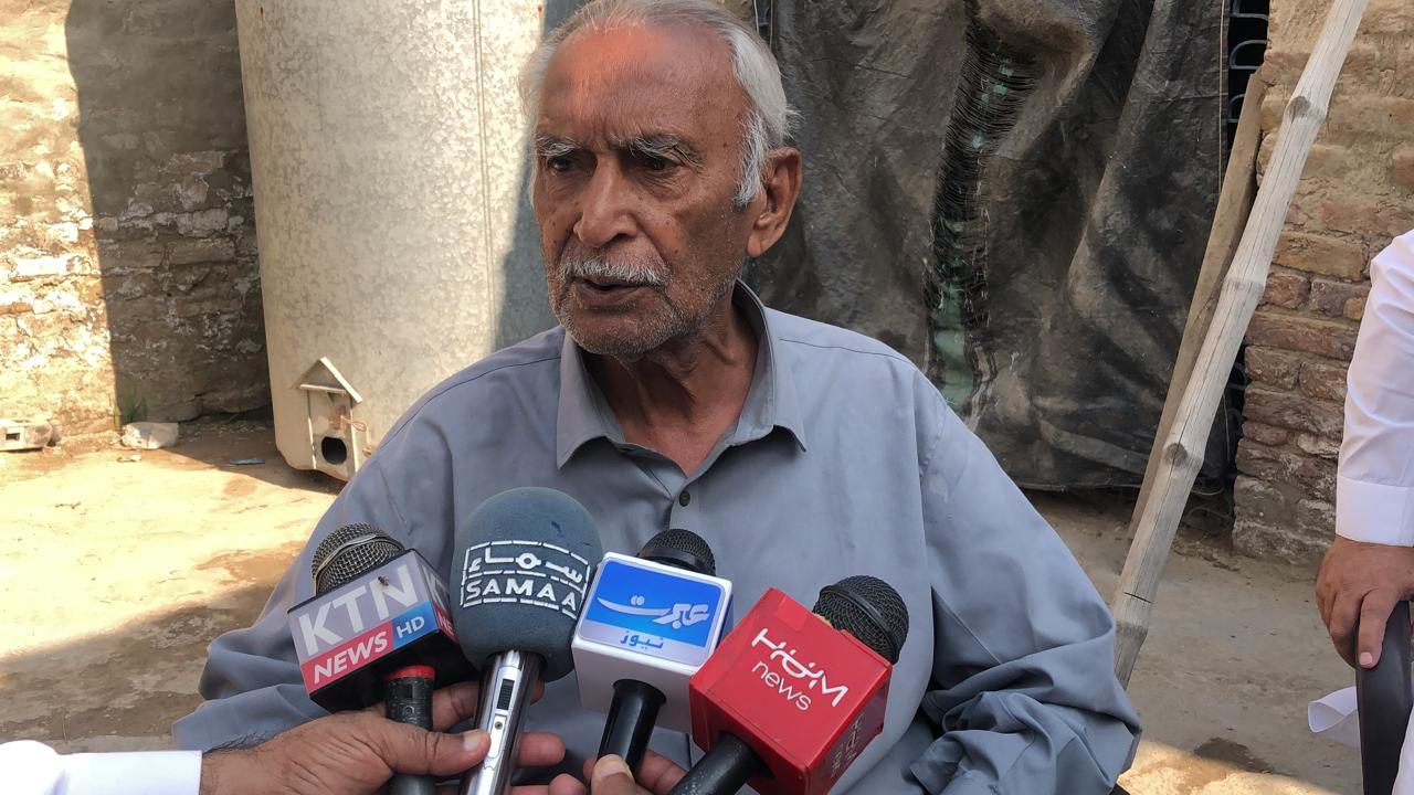 نوشهروفيروز ۾ ڳوٺ ڇٽل راڄپر واسي پيرسن جو احتجاجي مظاهرو