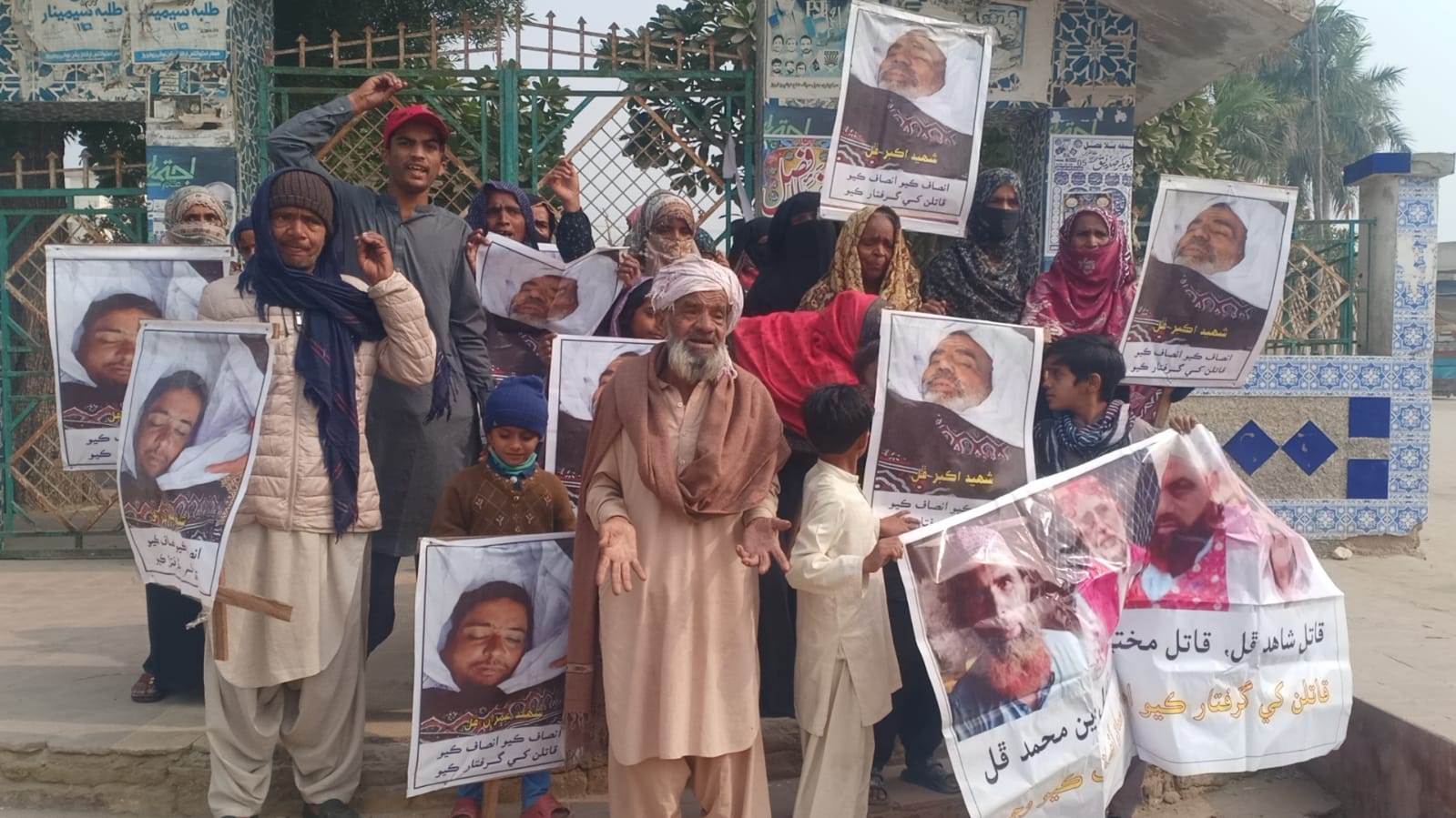 نوشهروفيروز ۾ ٻن نوجوانن جا  قاتل گرفتار نه ٿيڻ خلاف  وارثن جو احتجاج