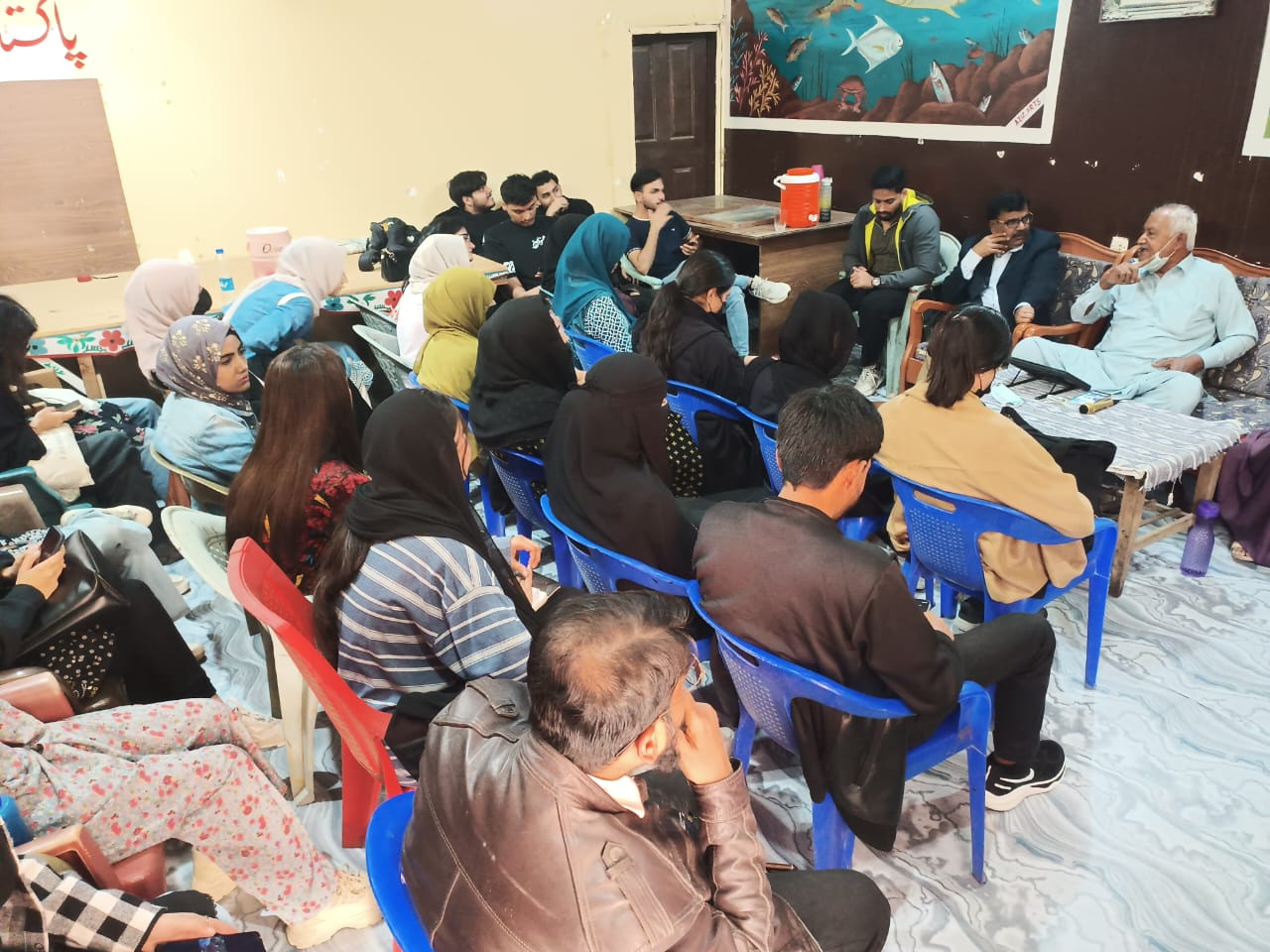 بحريه يونيورسٽي ڪراچي جي شاگردن جو پاڪستان فشر فوڪ فورم جي مرڪزي آفيس جو دورو