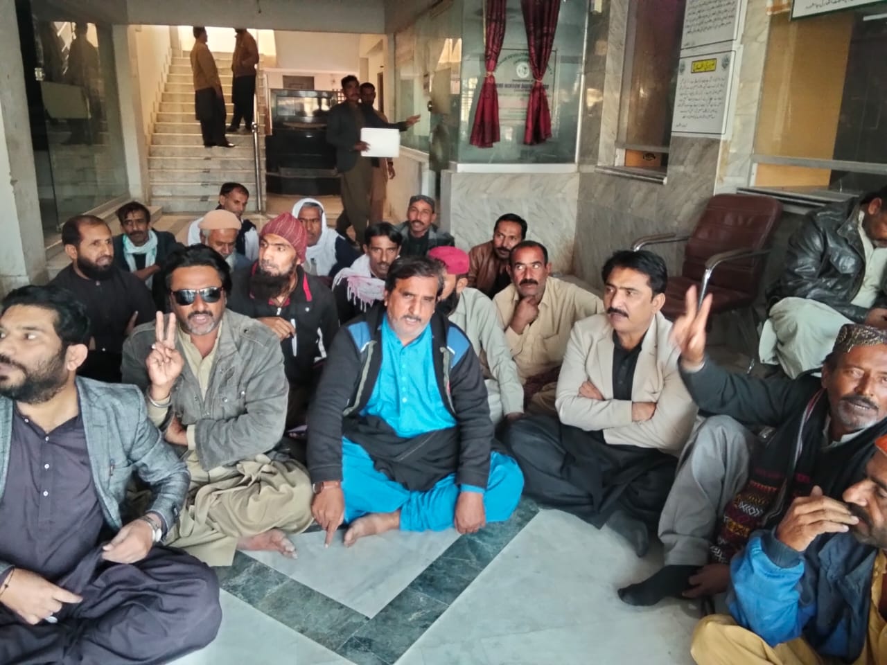 سيوهڻ ڊويلپمينٽ اٿارٽي ڄامشورو جا ملازم پگهارون نه ملڻ خلاف سراپا احتجاج