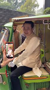 چینی کرپٹو ارب پتی جسٹن سن پاکستان میں رکشہ ڈرائیور بن گئے، سادہ زندگی نے سب کی توجہ کھینچ لی