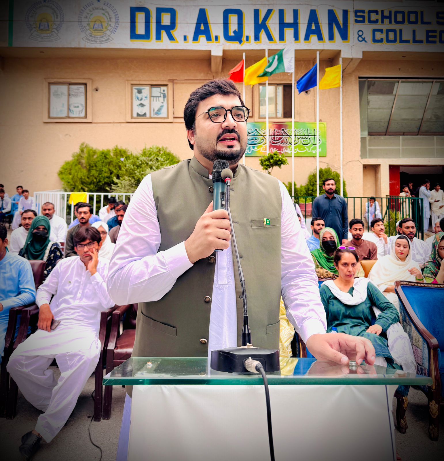 ڊاڪٽر اي ڪيو خان اسڪول سسٽم اينڊ ڪاليج ابراهيم ڪئمپس پاران اسڪالرشپ جو اعلان