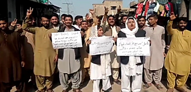 ڏوڪري ۾ شاگرد تي خيرپور ميرس پوليس جي تشدد خلاف احتجاج