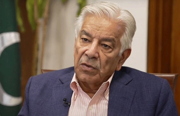 اٹھارویں ترمیم پر عمل سے صوبے مضبوط ہوں گے، اختیارات کی منتقلی سے ڈر کیوں؟ — خواجہ آصف