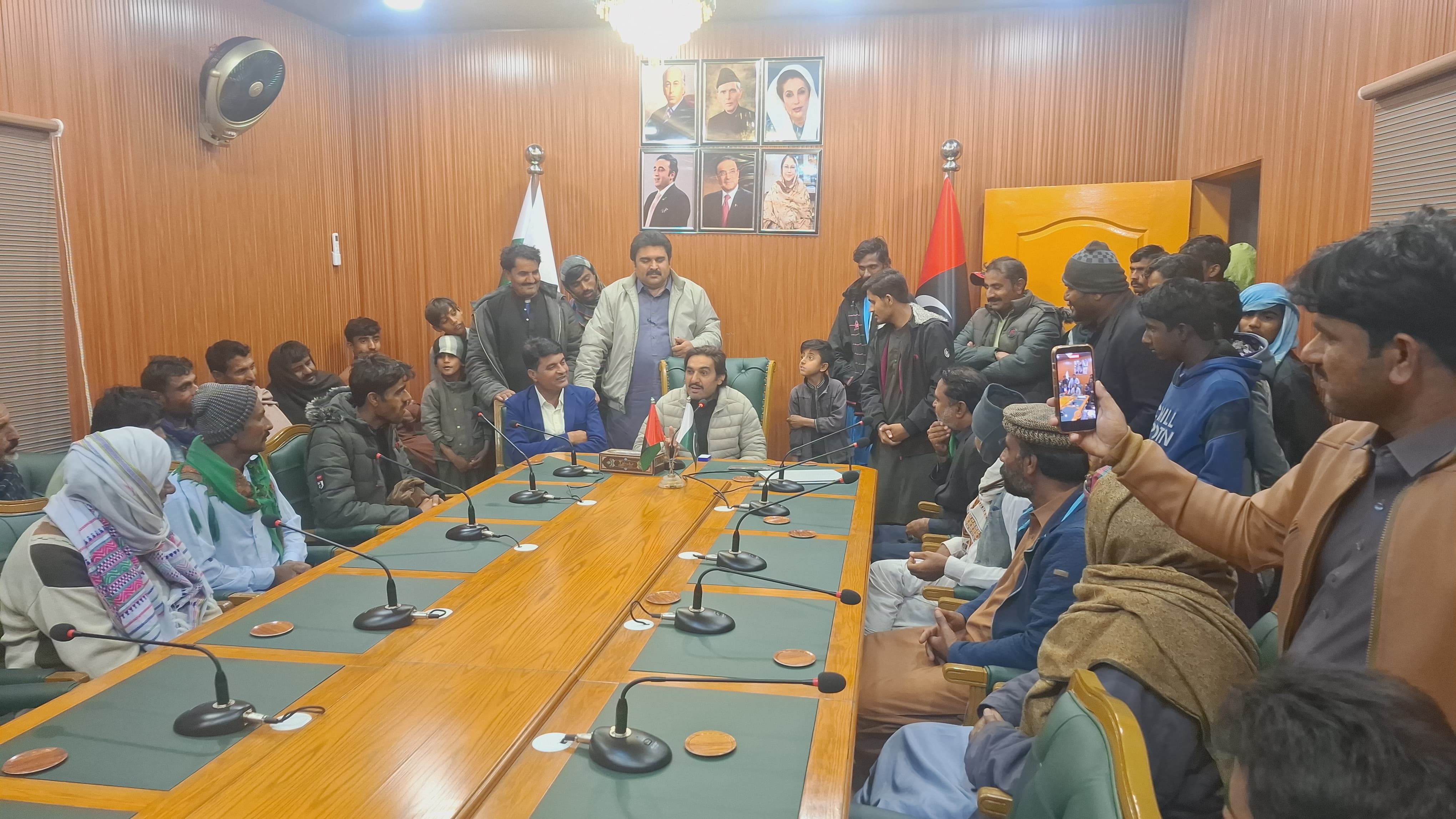 گهوڙاٻاري ۾ غريب ٻارڙن جي لاءِ مفت ڪمپيوٽر سينٽر قائم, پ پ اڳواڻ عــاشـق زرداري پاران افتتاح