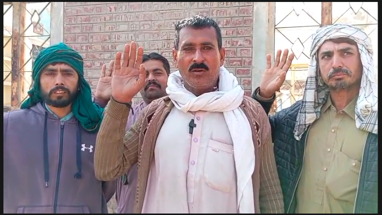 پيرڳوٺ : اسڪول لاءِ ڏنل زمين جو معاوضو نه ملڻ خلاف ڳوٺاڻن جو احتجاج، نوٽيس وٺڻ جي اپيل.