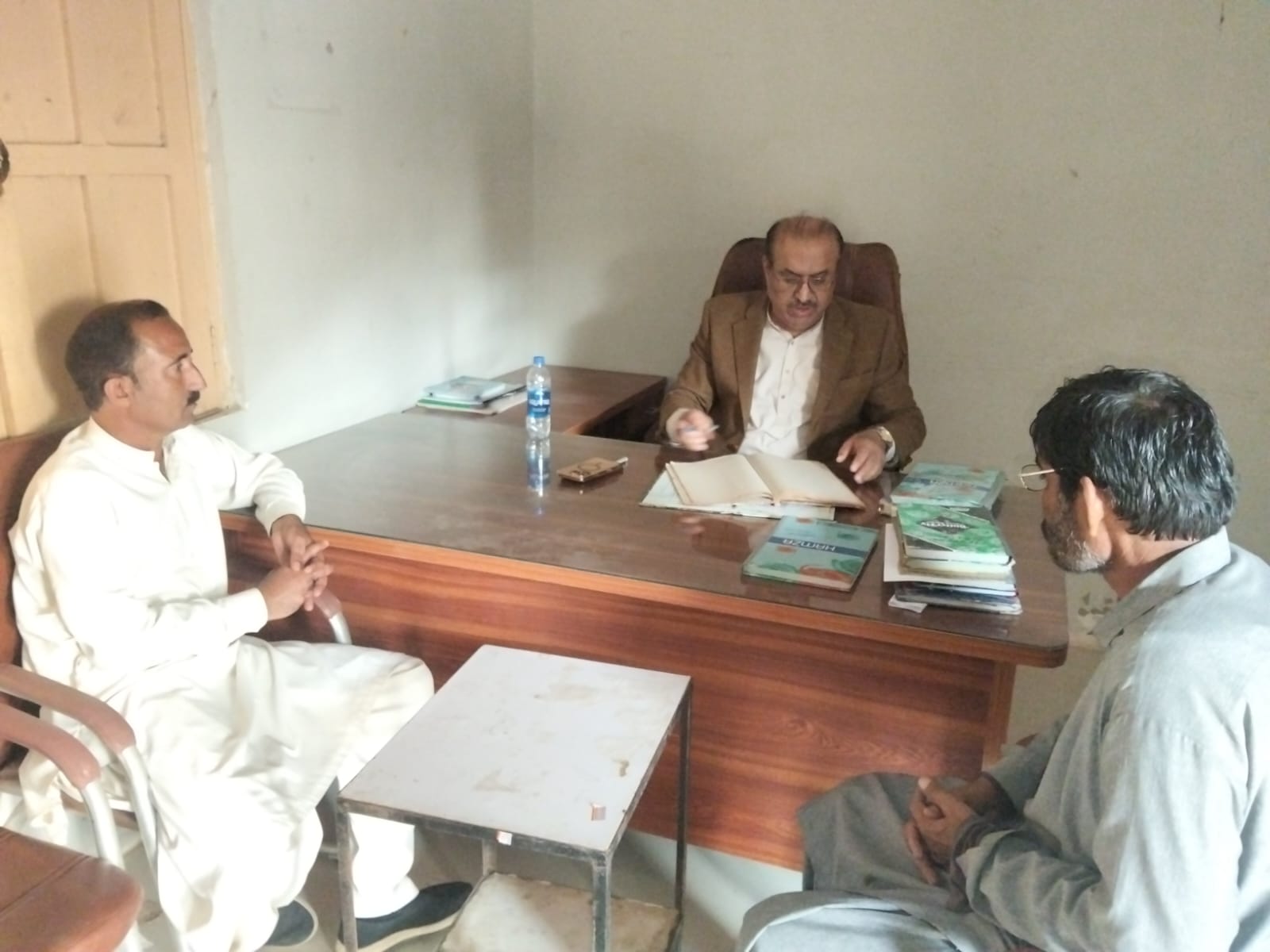 ڊائريڪٽر جنرل لائيواسٽاڪ ڊاڪٽرحذب الله ڀٽو پاران سجاول جانورن جي اسپتال جو دورو