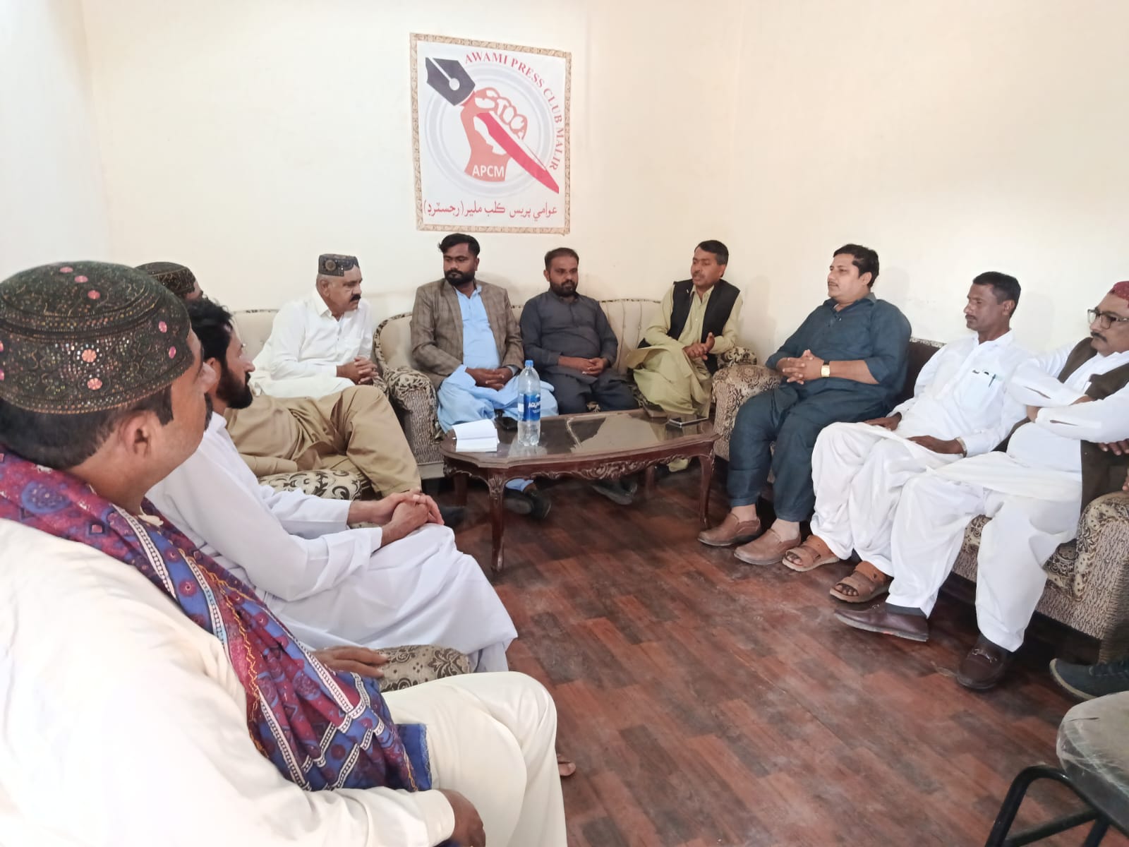عوامي پريس ڪلب ملير جي نون چونڊيل عهديدارن جو پهريون تعارفي اجلاس