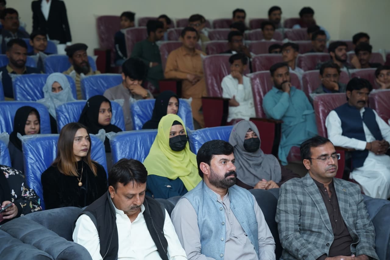 نوشهروفيروز ۾ يوٿ ڊولپمينٽ سينٽر ۾ ڪشمير ڊي جي حوالي سان تقريب