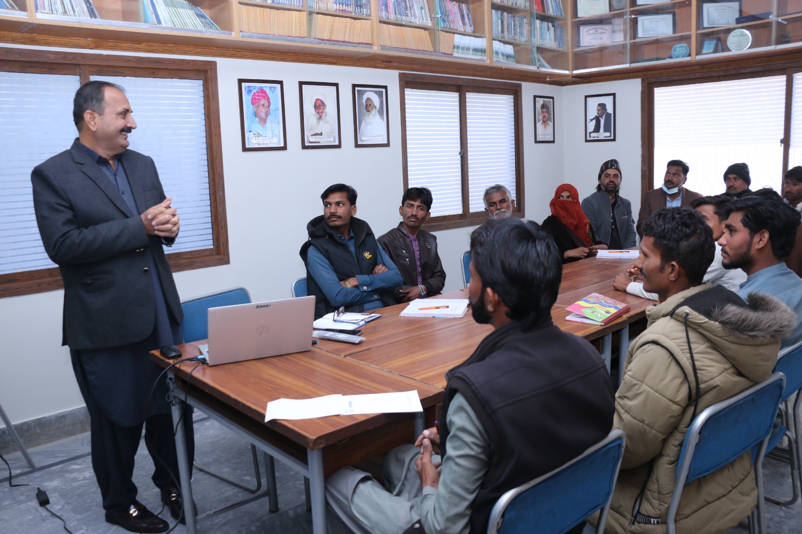 عمرڪوٽ ۾ سماجي تنظيم اويئر جي نئين چونڊيل عھديدارن جي حلف برداري تقريب