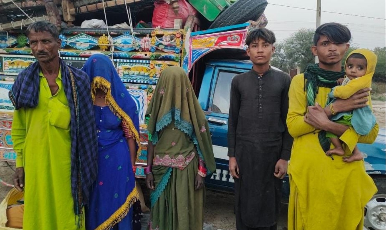 ڪنري پوليس جي ڪاروائي، سرن جي بٺي تي ڇاپو ھڻي 6 مزدور بازياب