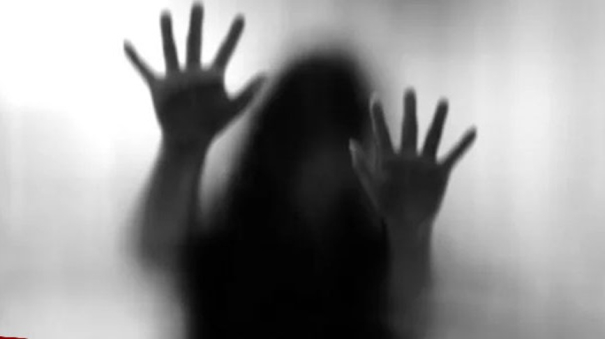 جادوگری کے الزام پر ہجوم کا حملہ، خاتون اور کمسن بچے کو زندہ جلا دیا گیا