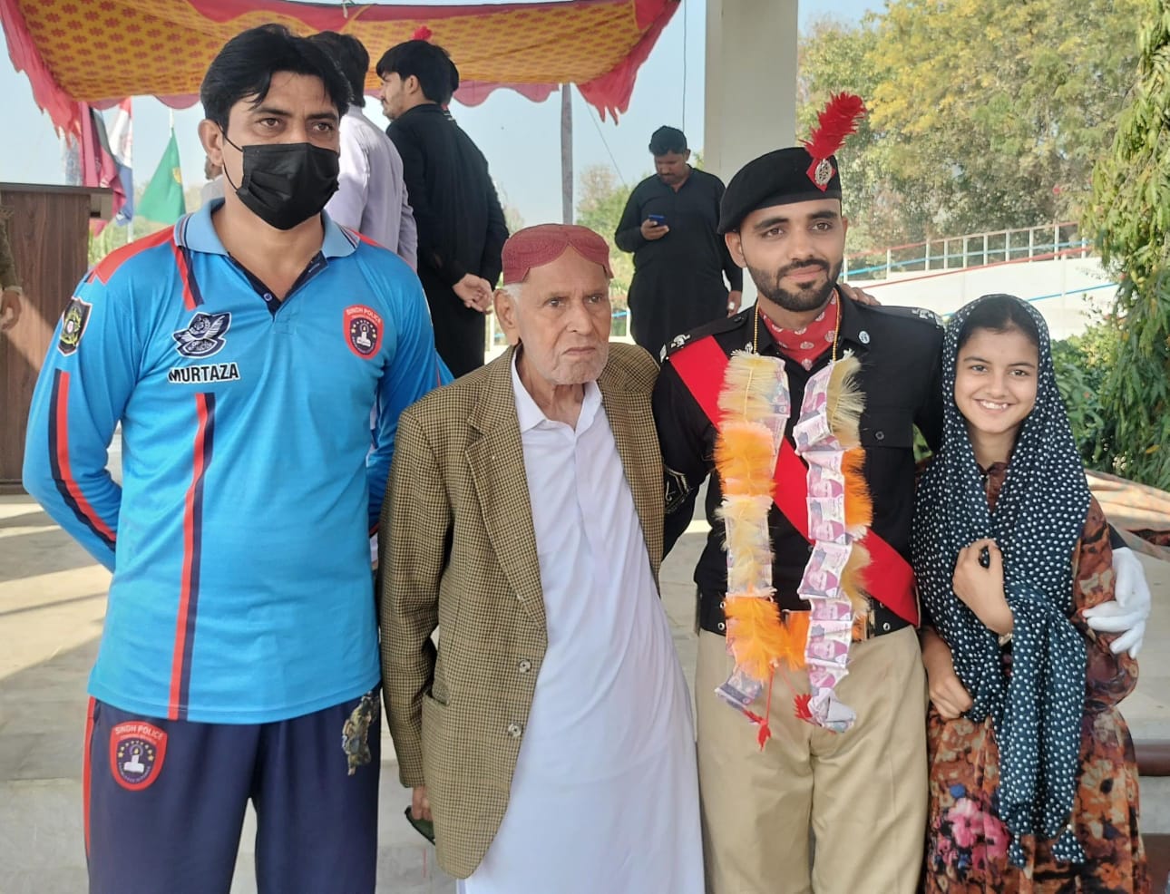 شڪارپور جي سينئر صحافي رحمت الله سومرو جي پوٽي اي ايس آءِ جو ڪورس مڪمل ڪري ورتو