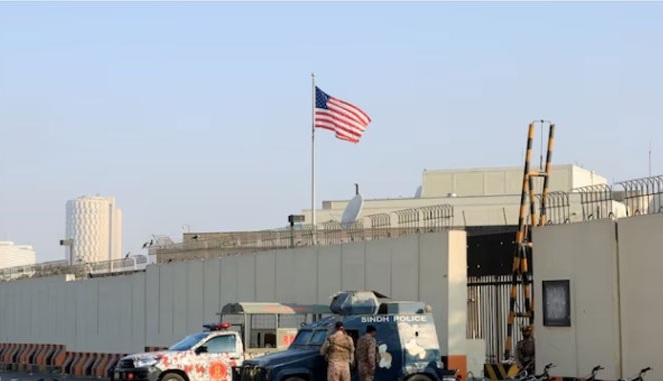 سیکیورٹی خدشات: امریکہ کا قونصل خانوں کے عملے کو اہلِ خانہ سمیت پاکستان چھوڑنے کا حکم