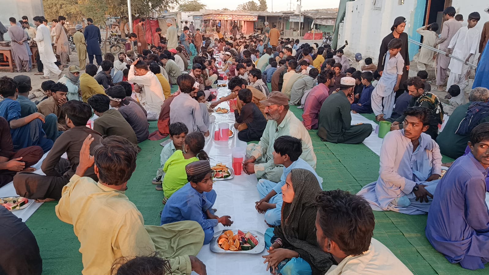 ملير ضلعي  ۾ سماج سڌارڪ  ساجد غلام جوکيو پاران 800 ماڻهن لاءِ افطار جو اهتمام