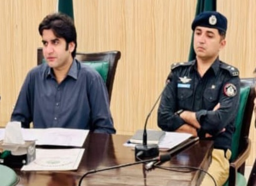 ڊي سي ٺٽو ۽ ايس ايس پي جي صدارت هيٺ يوم علي عه جي حوالي سان اجلاس