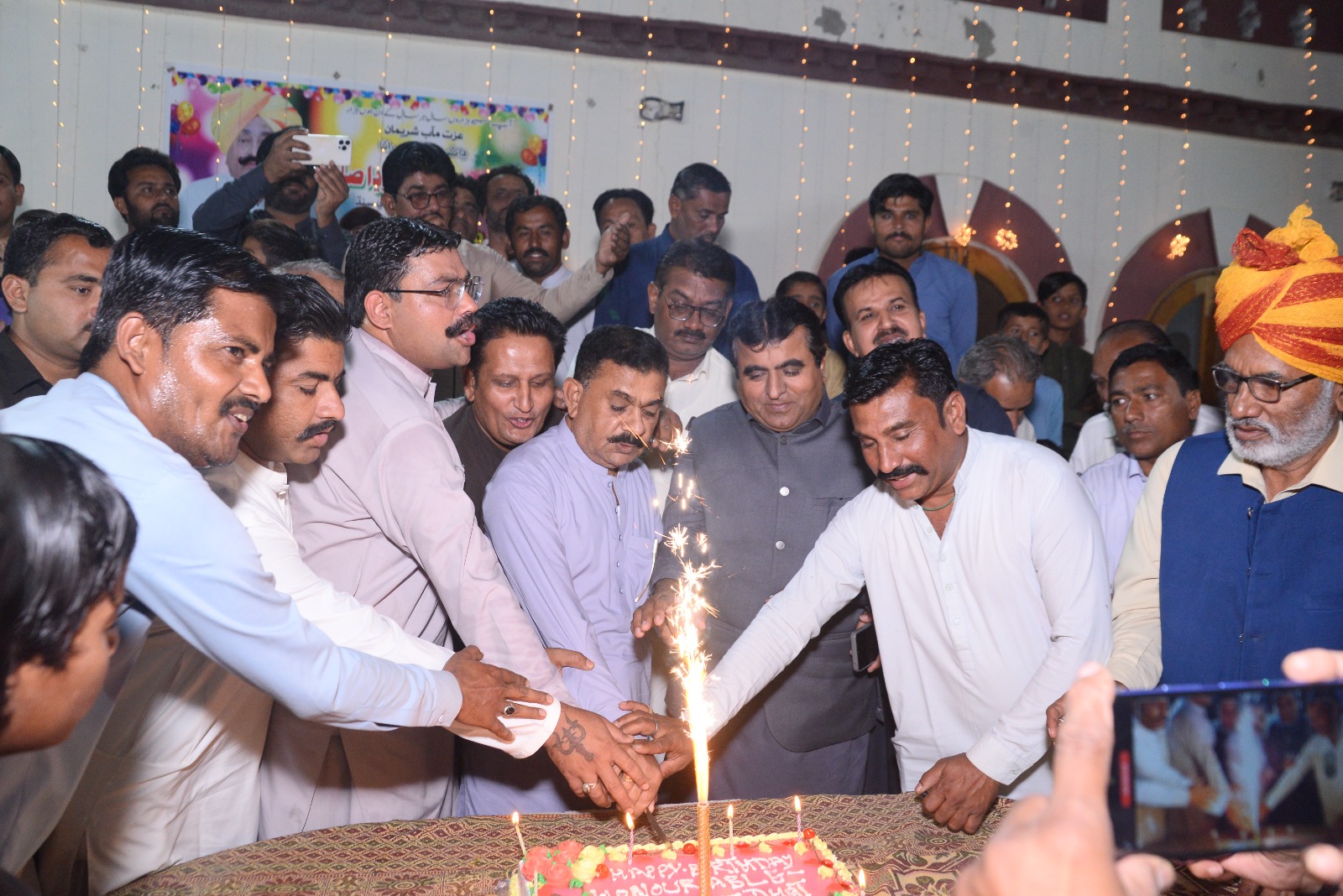 عمرڪوٽ ۾ ڍاٽ جي راڻا پ پ ايم پي اي راڻا ھمير سنگھ سوڍو جي سالگرھ ملهائي وئي