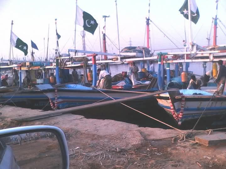 ملير: مهانگائي  سبب ماهيگير سخت پريشان، ڊيزل مهانگو ٿيڻ ڪري لانچون بيهڻ جو خدشو