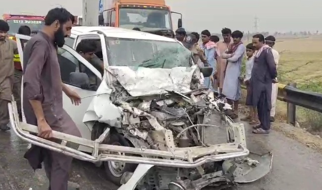 قاضی احمد: دو مختلف ٹریفک حادثات میں خاتون سمیت چار افراد جاں بحق