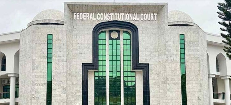 مسلمان مرد شرعاً اہلِ کتاب عورتوں سے نکاح کر سکتے ہیں: وفاقی آئینی عدالت