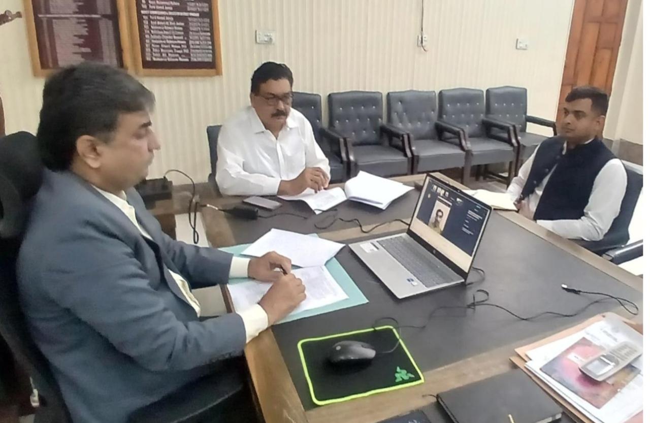 ڊي سي عمرڪوٽ جي صدارت هيٺ ڊسٽرڪٽ ڪو آرڊينيشن ڪميٽي جو اجلاس