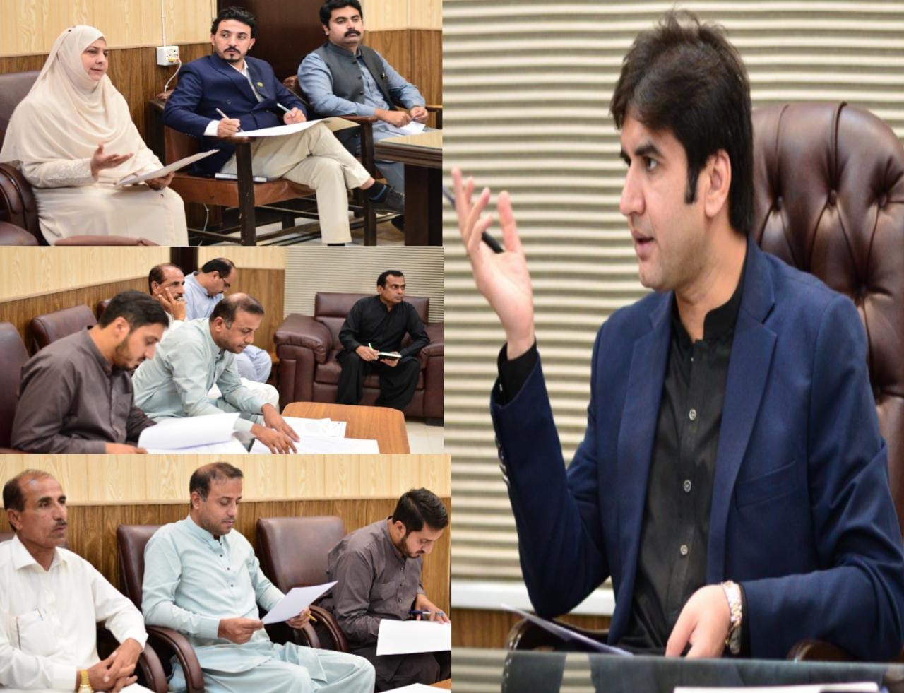 ڊي سي ۽ ڊي آر او ٺٽو سرمد علي ڀاگت جي صدارت هيٺ ضمني چونڊ بابت اجلاس