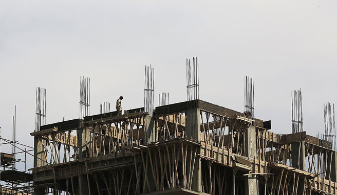 کراچی، 70 دن میں 7 منزلہ عمارت تیار!