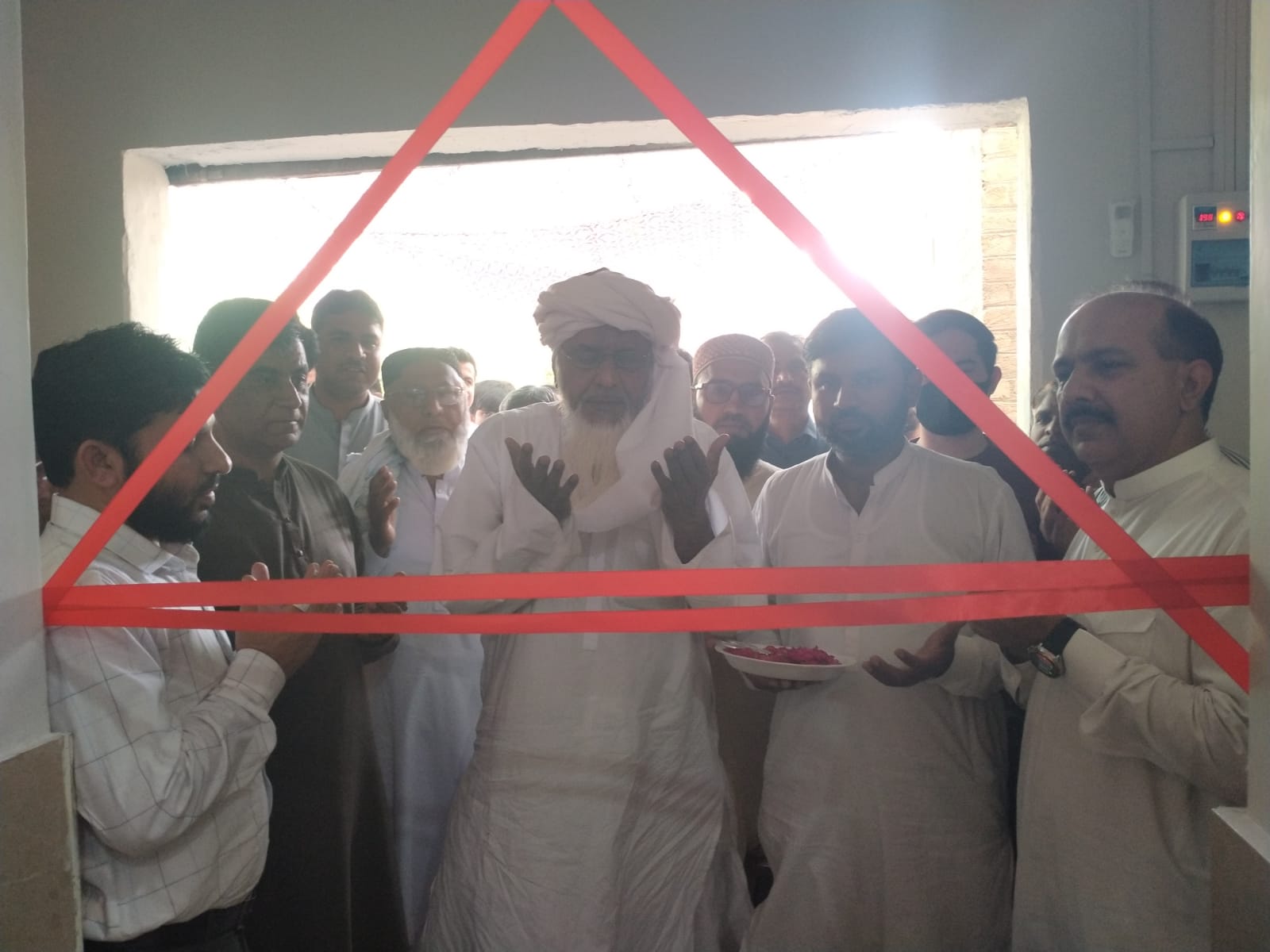 ڏوڪريءَ ۾ هڪ جديد سهولتن سان فيضان آءِ ڪلينڪ جو افتتاح