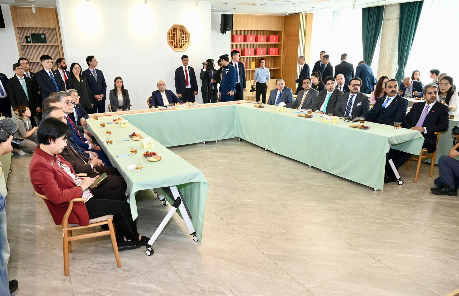 صدر آصف علی زرداری 5 روزہ سرکاری دورے پر چین پہنچ گئے