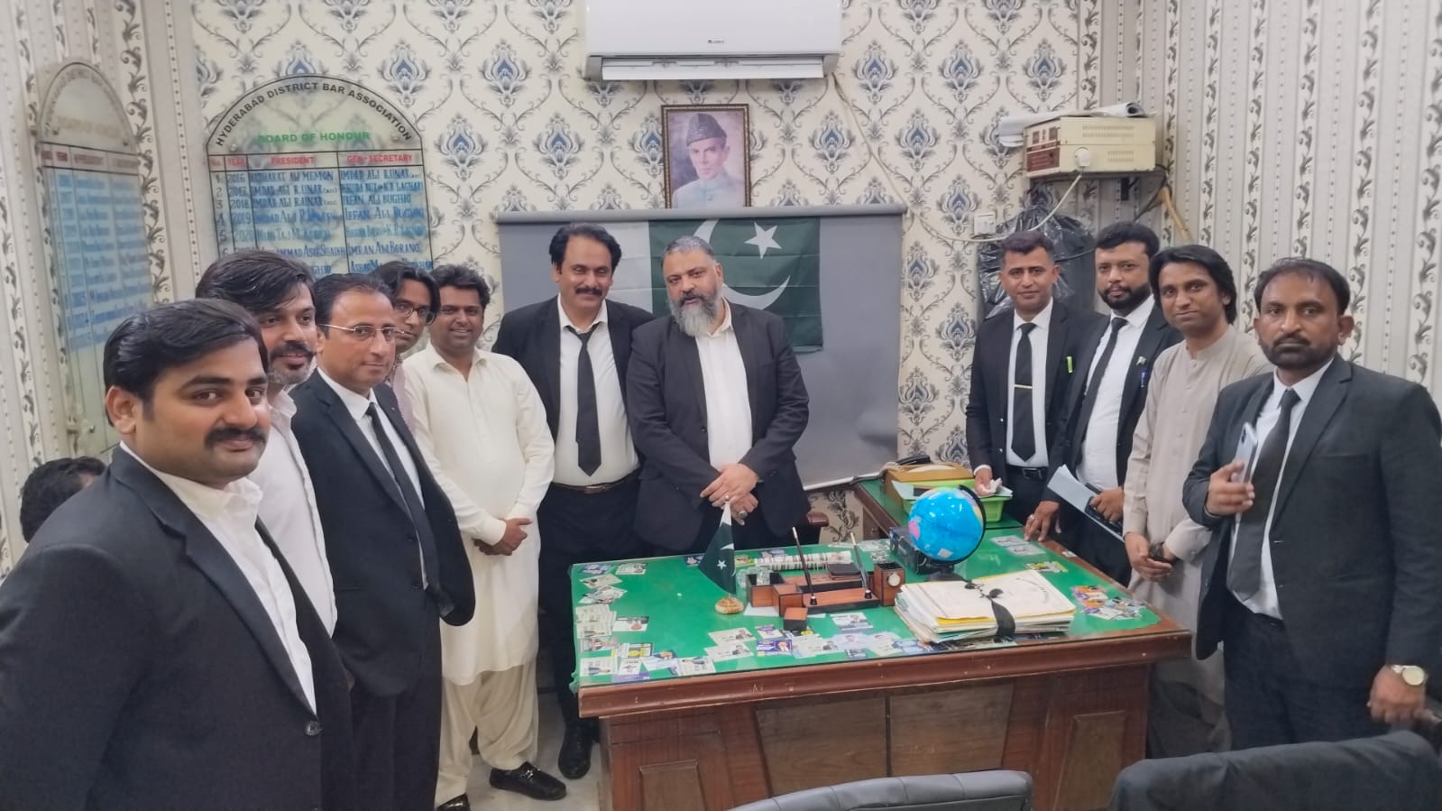 حيدرآباد جي وڪيلن پاران صحافي عبدالغفور سروهي کي يرغمال بڻائڻ جي مذمت